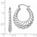 將圖片載入圖庫檢視器 14k white gold shrimp scalloped twisted hoop earrings