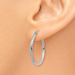 Carica l'immagine nel visualizzatore di Gallery, 14K White Gold Diamond Cut Round Hoop Textured Earrings 25mm x 2mm