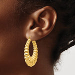 將圖片載入圖庫檢視器 14k yellow gold shrimp scalloped hoop earrings large