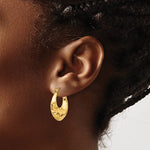 Lataa kuva Galleria-katseluun, 14K Yellow Gold Classic Hammered Hoop Earrings