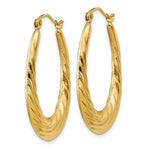 Afbeelding in Gallery-weergave laden, 14K Yellow Gold Shrimp Twisted Oval Hoop Earrings