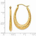Afbeelding in Gallery-weergave laden, 14K Yellow Gold Shrimp Twisted Oval Hoop Earrings