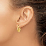 Afbeelding in Gallery-weergave laden, 14K Yellow Gold Shrimp Hammered Hoop Earrings