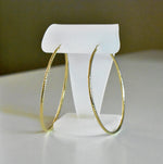 將圖片載入圖庫檢視器 14k yellow gold diamond cut round hoop textured earrings 65mm x 2mm
