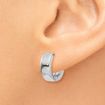 Lade das Bild in den Galerie-Viewer, 14k White Gold Classic Round Polished Hinged Hoop Huggie Earrings