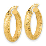 Lade das Bild in den Galerie-Viewer, 14k Yellow Gold 19mm x 3.75mm Diamond Cut Inside Outside Round Hoop Earrings
