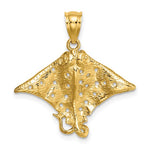 Afbeelding in Gallery-weergave laden, 14k Yellow Gold Stingray with Holes Pendant Charm
