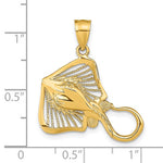 Kép betöltése a galériamegjelenítőbe: 14k Yellow Gold Stingray Textured Pendant Charm
