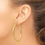 Indlæs billede til gallerivisning 14K Yellow Gold 50mm x 4mm Diamond Cut Round Hoop Earrings
