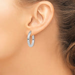 Charger l'image dans la galerie, 14K White Gold Square Tube Round Hoop Earrings 25mm x 3mm
