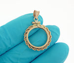 Carregar imagem no visualizador da galeria, 14K Yellow Gold Holds 16mm Coins 1/10 oz Maple Leaf 1/10 oz Philharmonic 1/10 oz Australian Nugget 1/10 oz Kangaroo Coin Holder Rope Bezel Screw Top Pendant Charm

