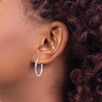 Carica l&#39;immagine nel visualizzatore di Gallery, Sterling Silver Diamond Cut Classic Round Hoop Earrings 20mm x 2mm

