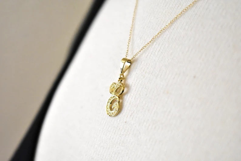 10K Yellow Gold Initial Letter E Cursive Script Alphabet Filigree Pendant Charm