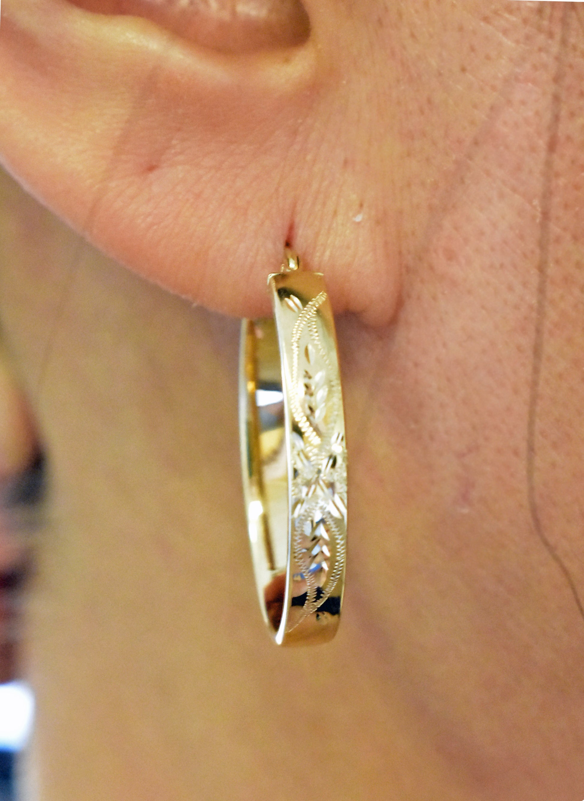 14k Yellow Gold Classic Oval with Floral Design Hoop Earrings