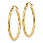 Afbeelding in Gallery-weergave laden, 14K Yellow Gold Diamond Cut Round Hoop Textured Earrings 30mm x 2mm

