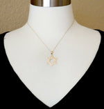 Lade das Bild in den Galerie-Viewer, 14K Yellow Gold Star of David Pendant Charm
