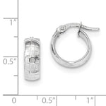 Carica l&#39;immagine nel visualizzatore di Gallery, 14K White Gold 14mmx13mmx5mm Patterned Round Hoop Earrings
