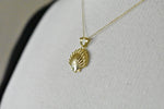 Afbeelding in Gallery-weergave laden, 14k Yellow Gold Seashell Clamshell Scallop Shell Pendant Charm
