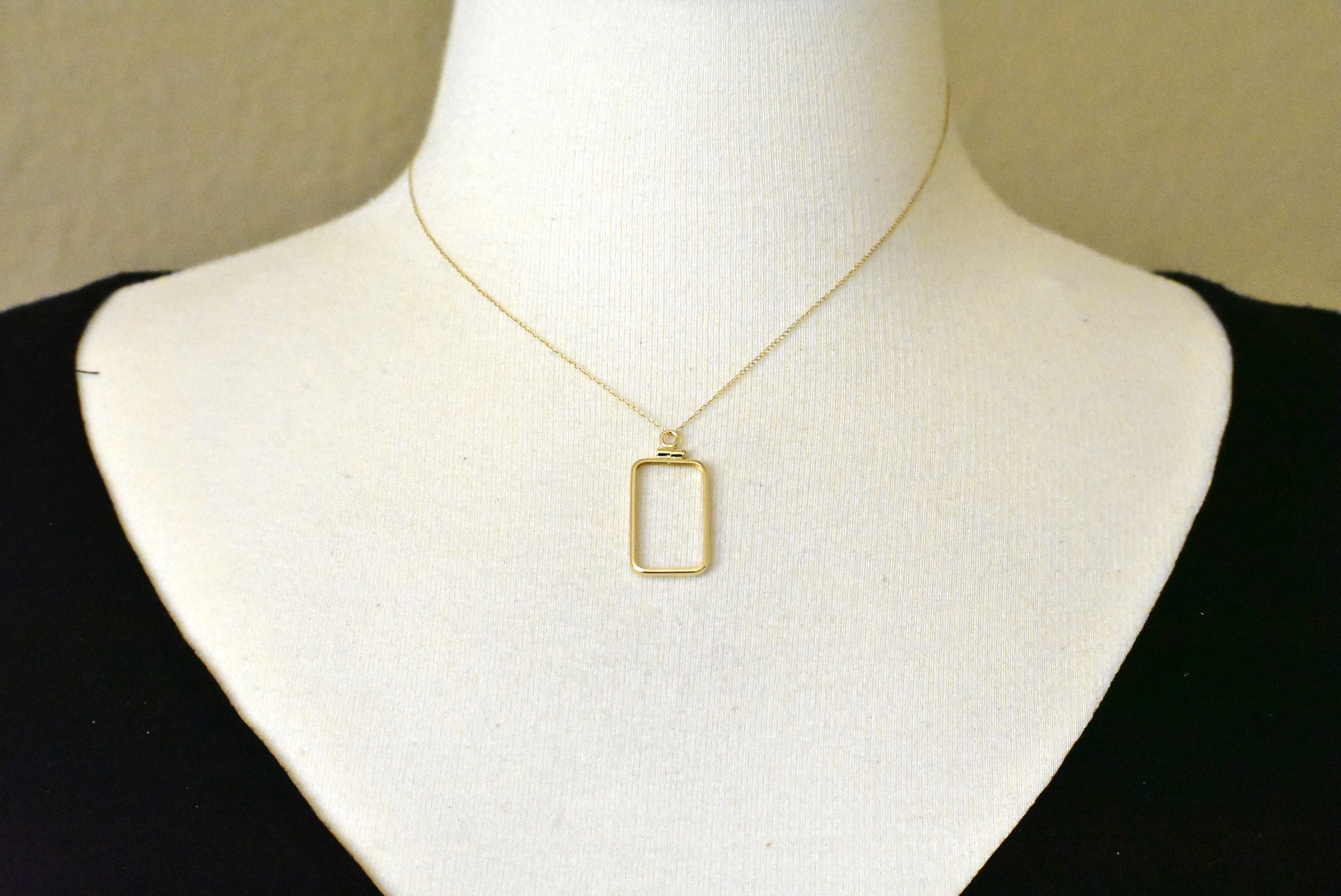 14K Yellow Gold Holds 23.5mm x 14mm Coins or Credit Suisse 5 gram Coin Edge Screw Top Frame Holder Mounting