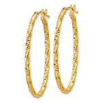 Carica l&#39;immagine nel visualizzatore di Gallery, 14k Yellow Gold Classic Textured Oval Hoop Earrings
