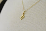 Afbeelding in Gallery-weergave laden, 10K Yellow Gold Lowercase Initial Letter N Script Cursive Alphabet Pendant Charm
