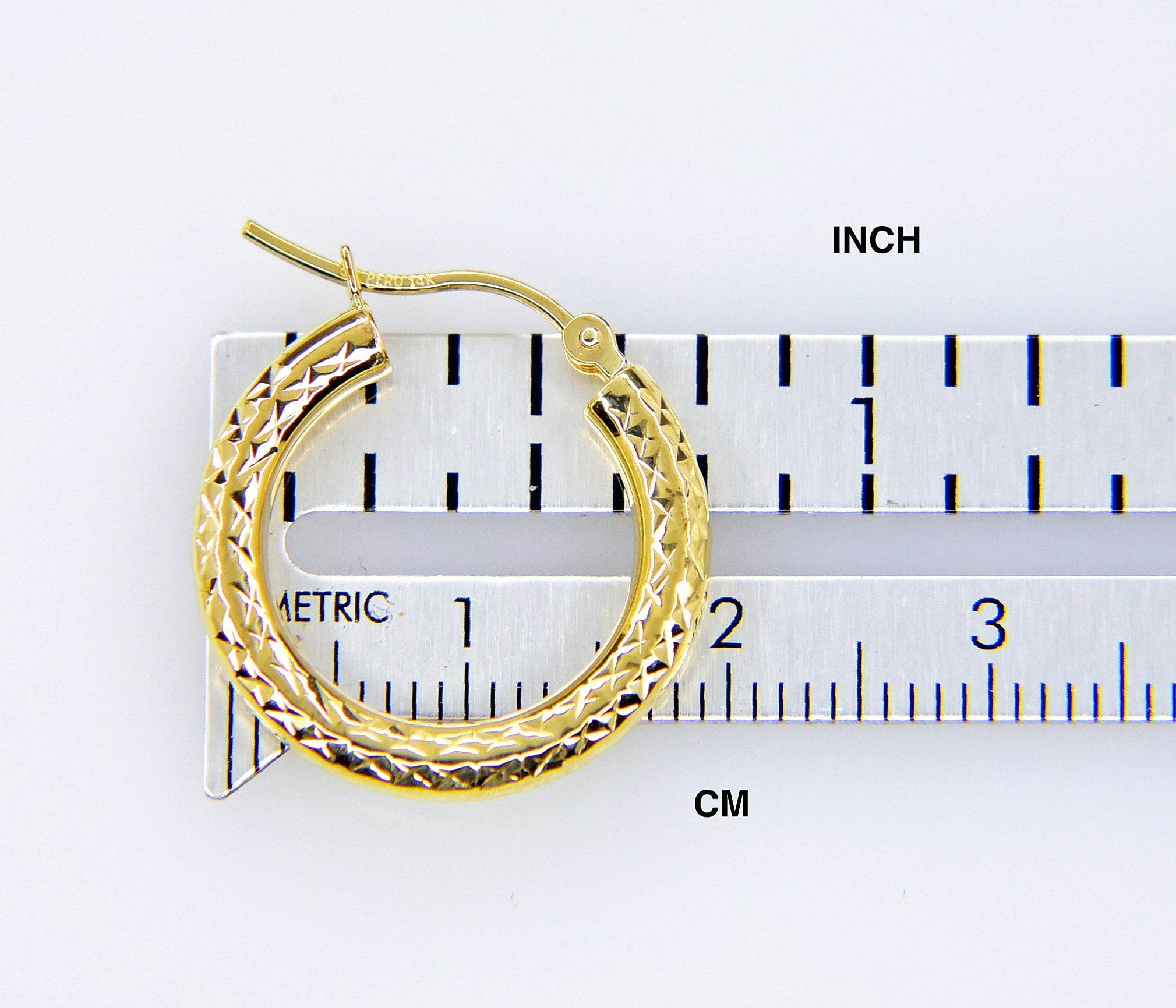 14K Yellow Gold Diamond Cut Classic Round Hoop Earrings 19mm x 3mm