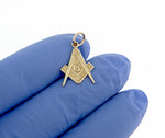 Charger l&#39;image dans la galerie, 14k Yellow Gold Masonic Pendant Charm
