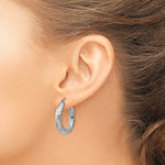 Carregar imagem no visualizador da galeria, Sterling Silver Diamond Cut Classic Round Hoop Earrings 24mm x 4mm
