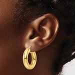 Afbeelding in Gallery-weergave laden, 14K Yellow Gold Classic Round Hoop Earrings 26mm x 6mm

