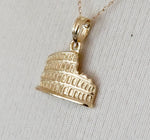 Kép betöltése a galériamegjelenítőbe: 14K Yellow Gold Colosseum Rome Italy Pendant Charm

