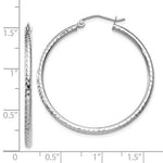 Afbeelding in Gallery-weergave laden, 14K White Gold Diamond Cut Round Hoop Textured Earrings 35mm x 2mm
