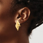 Загрузить изображение в средство просмотра галереи, 14k Yellow Gold Non Pierced Clip On Swirl Geometric Omega Back Earrings
