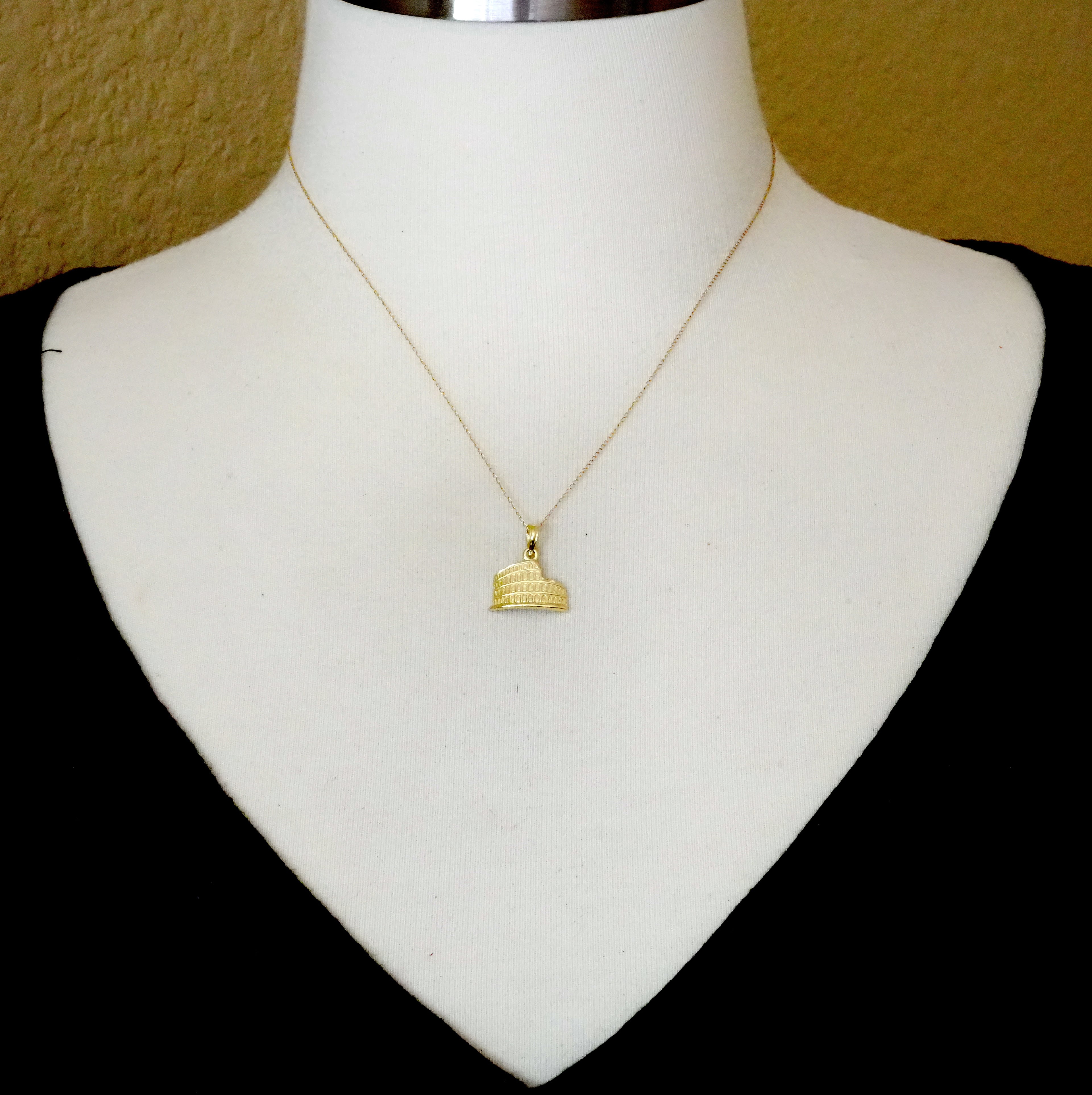 14K Yellow Gold Colosseum Rome Italy Pendant Charm
