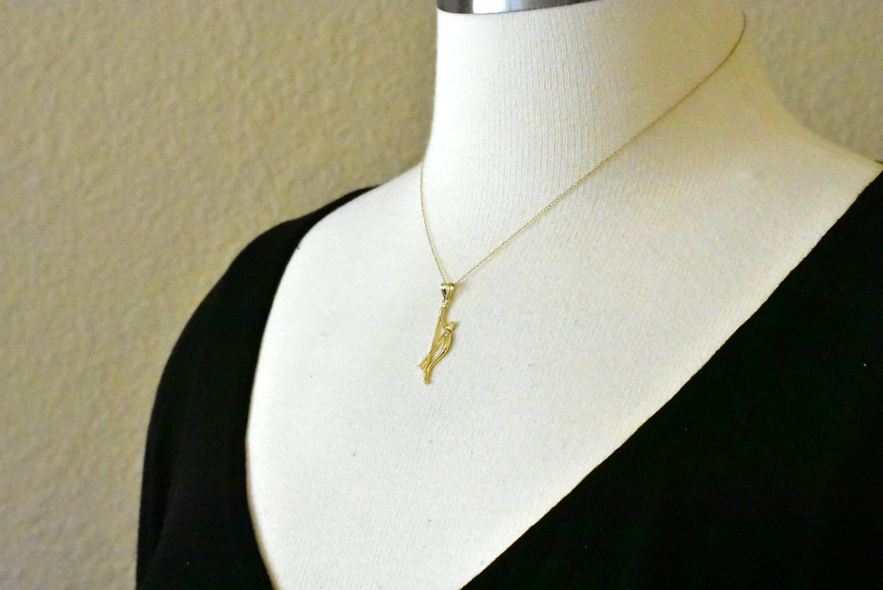 14k Yellow Gold Bow and Arrow Open Back Pendant Charm