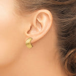 Carica l&#39;immagine nel visualizzatore di Gallery, 14K Yellow Gold Non Pierced Fancy Omega Back Clip On J Hoop Earrings
