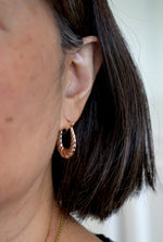 Load image into Gallery viewer, 14K Rose Gold Shrimp Scalloped Twisted Hoop Earrings
