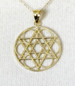 Indlæs billede til gallerivisning 14k Yellow Gold Star of David Circle Pendant Charm
