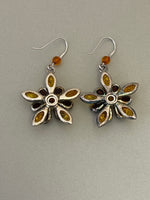 Lade das Bild in den Galerie-Viewer, Sterling Silver Amber Flower Dangle Earrings
