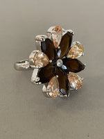 Charger l&#39;image dans la galerie, Sterling Silver Cubic Zirconia CZ Champagne Brown Flower Floral Cocktail Ring
