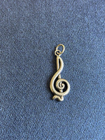 Carica l&#39;immagine nel visualizzatore di Gallery, Sterling Silver Antique Finish Music Treble Clef Symbol Pendant Charm
